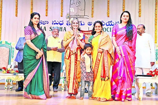 ఘనంగా కృష్ణాష్టమి వేడుకలు 