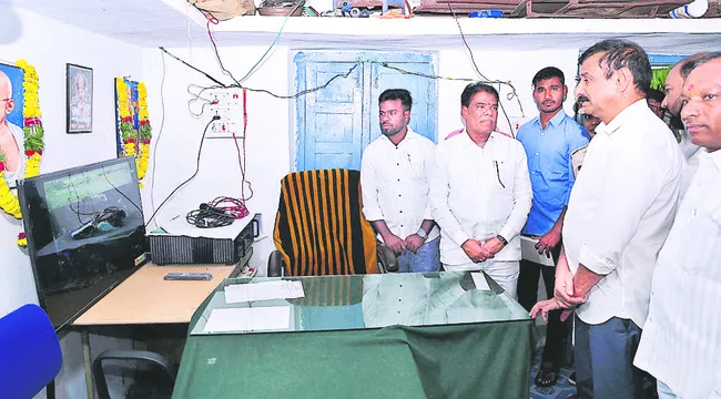 నేరాల అదుపునకు సీసీ కెమెరాలు కీలకం