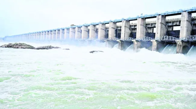 జూరాలకు పెరిగిన వరద