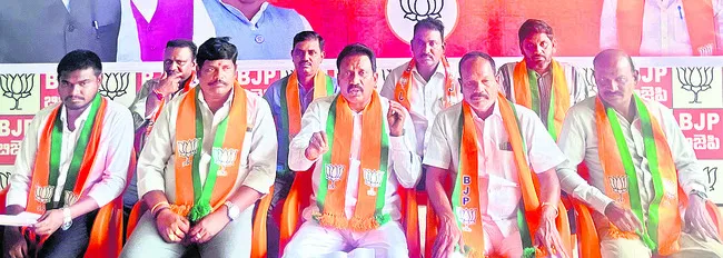 ఆర్ఎస్ ప్రవీణ్కుమార్వి చిల్లర మాటలు