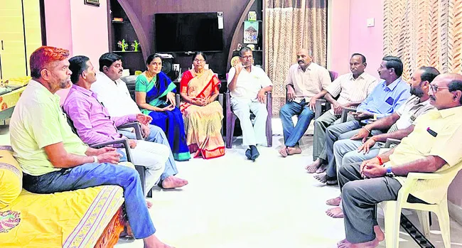 ప్రభుత్వ స్కూళ్లను కాపాడుకుందాం