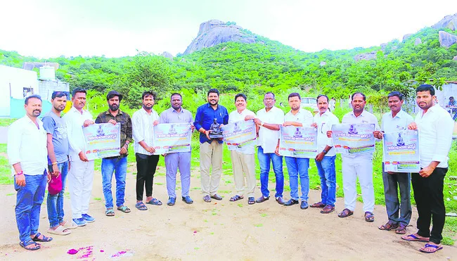 కనెక్షన్లు.. కలెక్షన్లపై