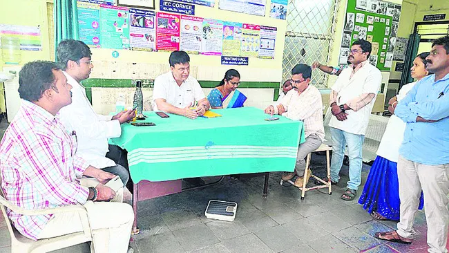 గ్రామాల్లో వైద్య శిబిరాలు నిర్వహించాలి
