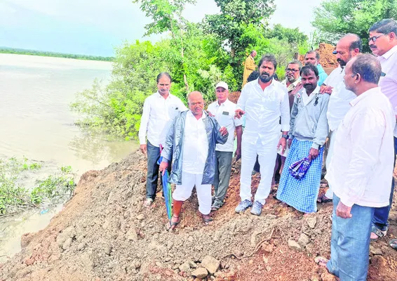 హేమసముద్రం చెరువుకు నిధులు కేటాయించాలి