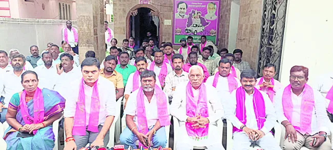 ‘తప్పుడు కేసులు పెడితే చూస్తూ ఊరుకోం’