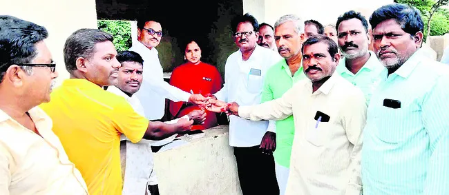 రైల్వేస్టేషన్‌లో టికెట్‌ కౌంటర్‌ ప్రారంభం