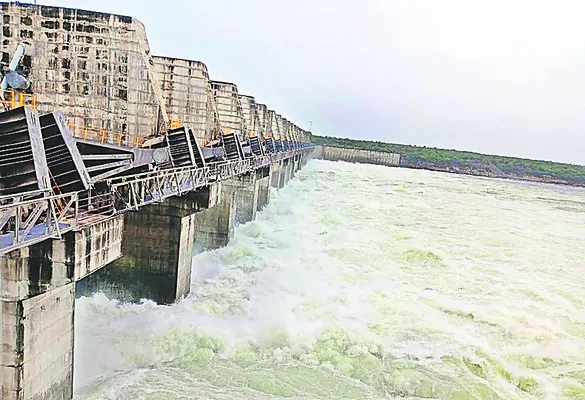 పులిచింతలకు 2,04,138 క్యూసెక్కులు విడుదల