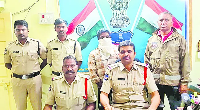 పెళ్లి చేసుకోవాలని కోరితే..