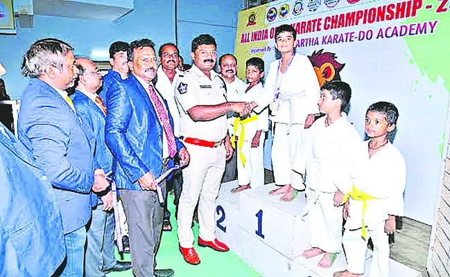 క్రీడలతో ఆత్మవిశ్వాసం