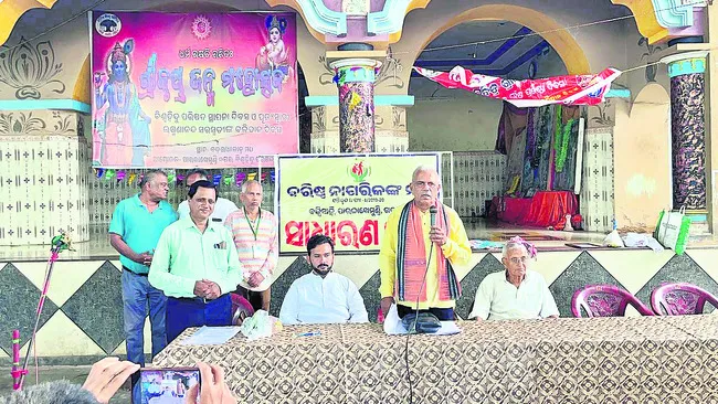 సీనియర్‌ సిటిజన్ల సమస్యలు పరిష్కరించాలి