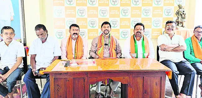 సమస్య పరిష్కారంలో అధికారులు విఫలం
