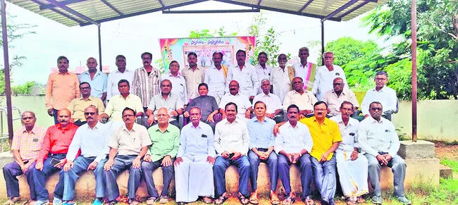 పూర్వ విద్యార్థుల కలయిక
