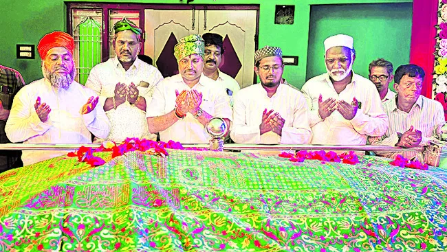 ఘనంగా ఉరుసు మహోత్సవం 