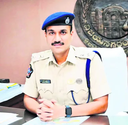 చట్ట వ్యతిరేక కార్యకలాపాలపై నిరంతర నిఘా