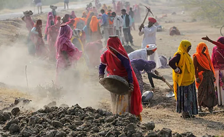 Parliament panel slams Rural Development Ministry for Rs23446 crore MGNREGS dues