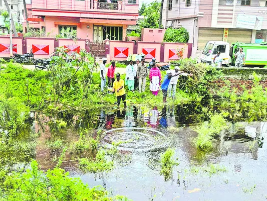 బాపట్లలో ప్రత్యేక పారిశుద్ధ్య కార్యక్రమాలు