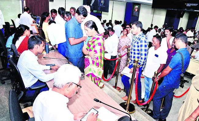 సమయపాలన పాటించాలి