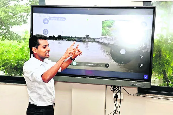 వరద పరిస్థితిపై సీసీ కెమెరాలతో నిఘా..