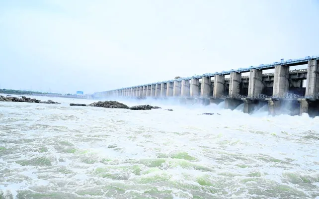 జూరాలకు 2 లక్షల క్యూసెక్కుల ఇన్‌ఫ్లో 
