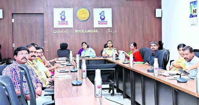 యూరియా రైతులందరికీ అందాలి