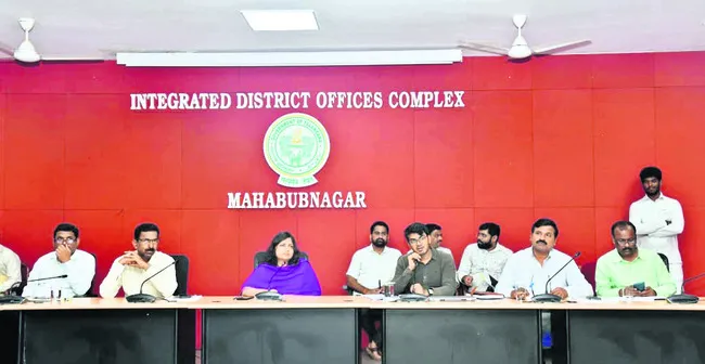 గురుకులాలు, హాస్టళ్లను తనిఖీ చేయాలి