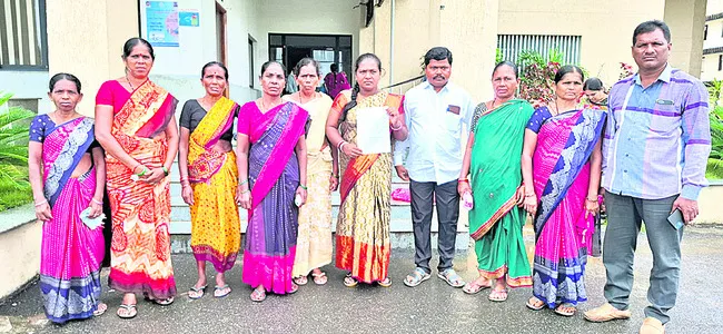 ఇళ్లకు పరిహారం అందించాలి