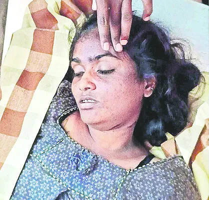 అనుమానాస్పద స్థితిలో వివాహిత మృతి 