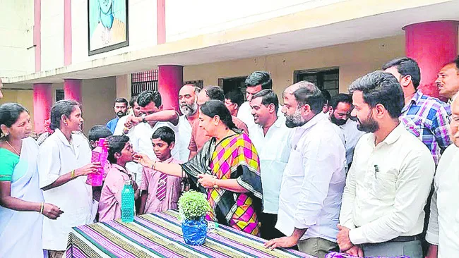 విద్యార్థుల ఆరోగ్యంపై శ్రద్ధ అవసరం 