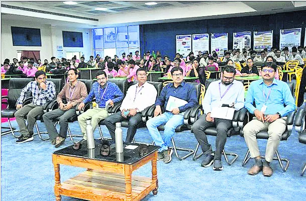 సెంచూరియన్ వర్సిటీలో జాతీయస్థాయి సెమినార్