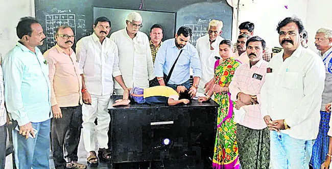 ఉచిత ఉపకరణాలు వినియోగించుకోండి 