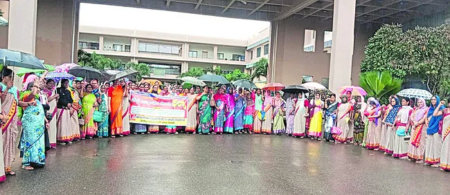 సమస్యలు పరిష్కరించాలని డిమాండ్‌  
