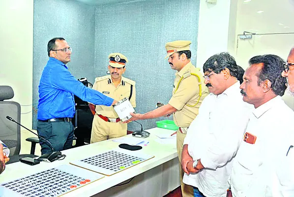 కొత్త బార్లకు నోటిఫికేషన్ విడుదల