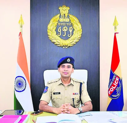 బాలలు బడిలోనే ఉండాలి 