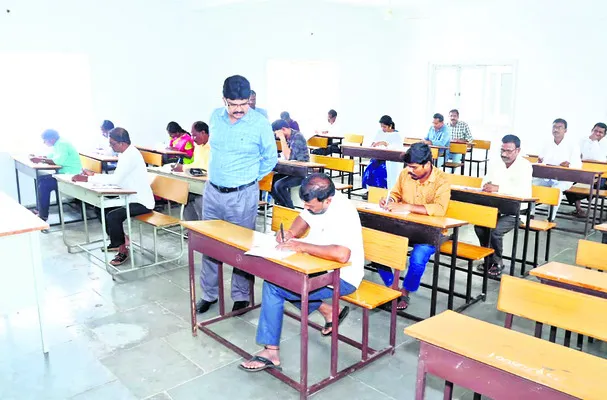 మాకొద్దు జీపీఓ కొలువు! 