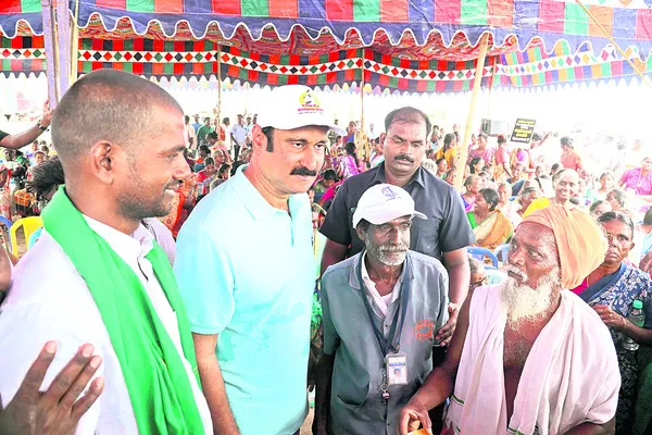 వ్యవసాయ భూములను సేకరిస్తే ఆందోళన