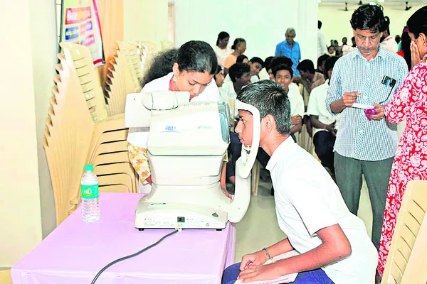 కంటి వెద్యశిబిరానికి విశేష స్పందన