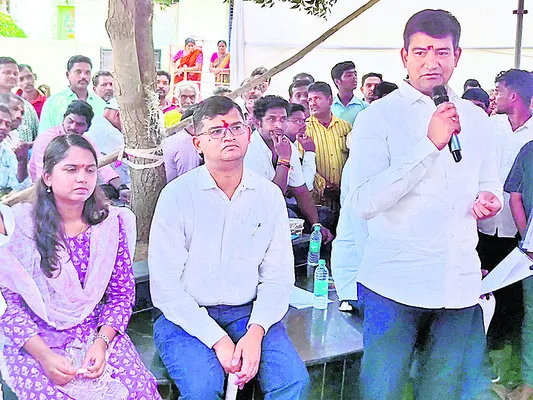 అర్హులందరికీ పింఛన్లు