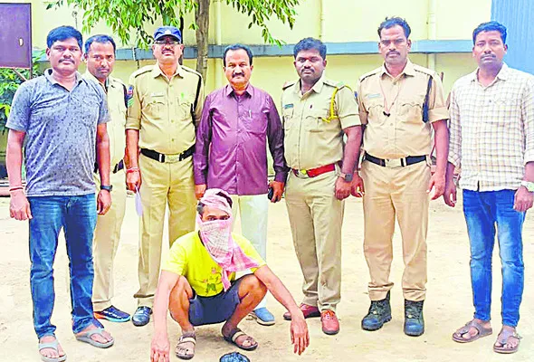 ఉపాధ్యాయ పోస్టులకు దరఖాస్తులు