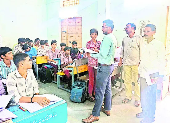 ప్రజల ఆరోగ్యంపై దృష్టి సారించాలి