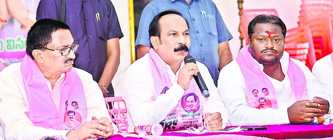 ఫిరాయింపు ఎమ్మెల్యేలు రాజీనామా చేయాలి