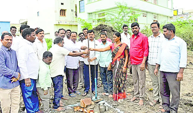 పేదల సొంతింటి కల తీరుస్తాం