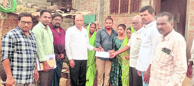 రైతు సంక్షేమంపై ప్రభుత్వాలు స్పందించాలి