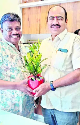 సోషల్ మీడియా జాయింట్ సెక్రటరీగా సురేష్