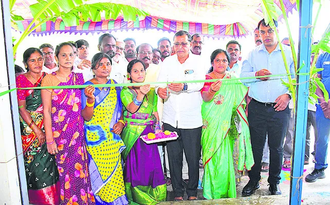 మహిళలు వ్యాపారంలో ముందుకెళ్లాలి