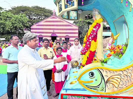దేవమాత మహోత్సవాలు ప్రారంభం 