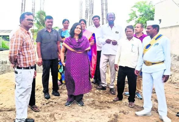 పరిసరాలు పరిశుభ్రంగా ఉంచుకోవాలి