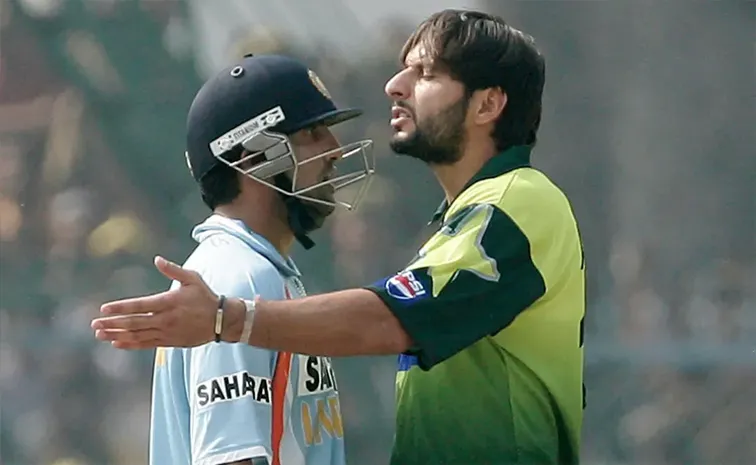 Shahid Afridi Comments on Yuvraj Singh An co boycotting Pakistan at WCL 2025