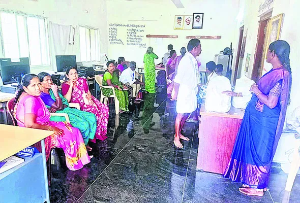కోతలతో ఏడి‘పింఛన్’