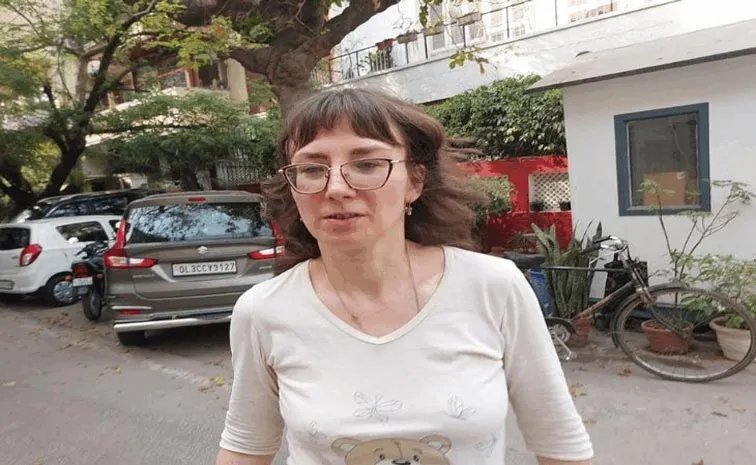 Delhi Police Negligence Led To Russian Woman Fleeing India With Child