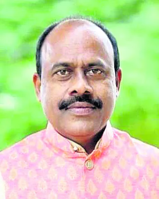 ప్రతిభ చాటాలి
